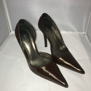 Brown Pointy-toe Patent Pumps